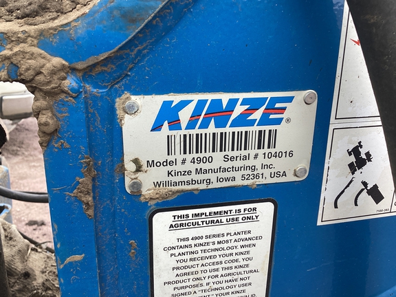 2014 Kinze 4900 Planter