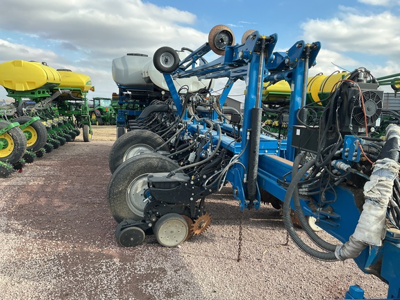 2014 Kinze 4900 Planter