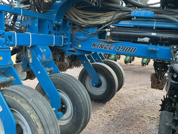 2014 Kinze 4900 Planter