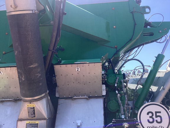 2024 John Deere 800R Sprayer/High Clearance