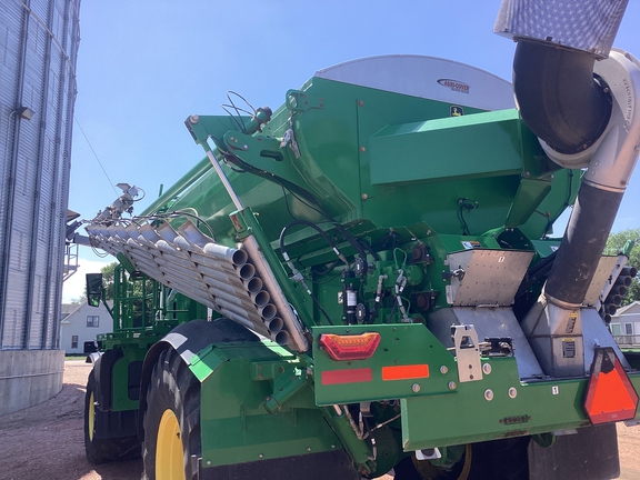 2024 John Deere 800R Sprayer/High Clearance