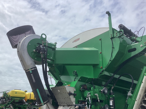 2024 John Deere 800R Sprayer/High Clearance