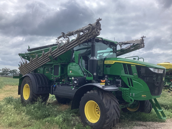 2024 John Deere 800R Sprayer/High Clearance