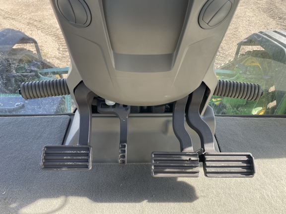 2024 John Deere 8RX 410 Tractor Rubber Track