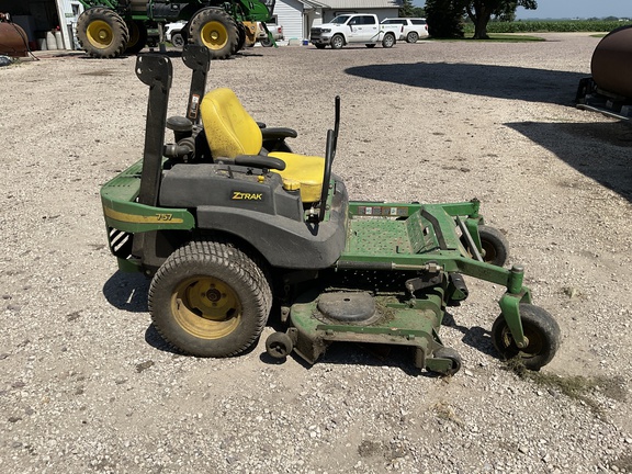 2007 John Deere 757 Mower/Zero Turn