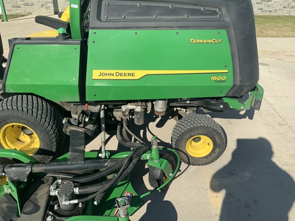 2023 John Deere 1600 Series III Mower/Front Deck