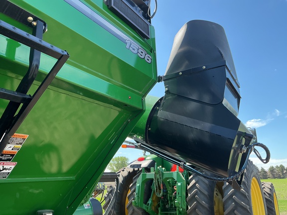 2023 Brent 1596 Grain Cart