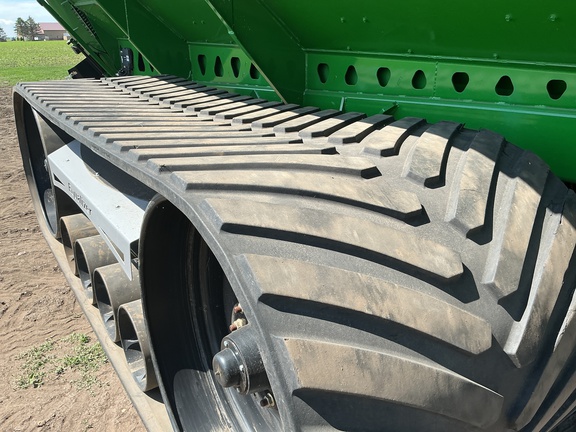 2023 Brent 1596 Grain Cart