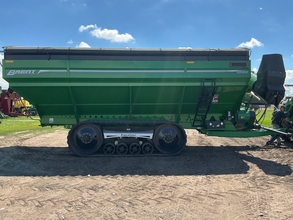 2023 Brent 1596 Grain Cart