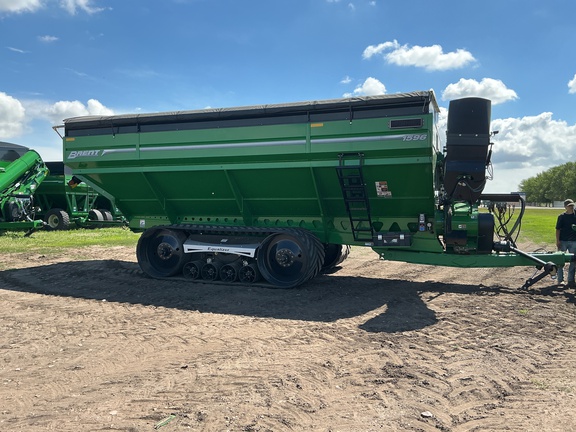 2023 Brent 1596 Grain Cart