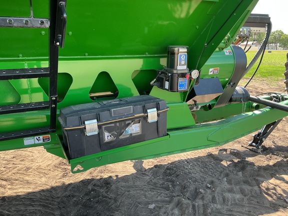 2023 Brent 1596 Grain Cart