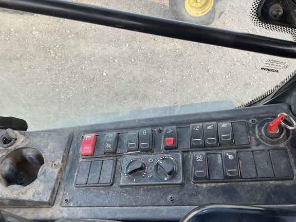 2021 John Deere 324L Compact Utility Loader