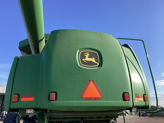 2001 John Deere 9650 STS Combine
