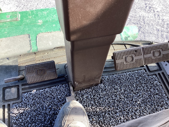 2001 John Deere 9650 STS Combine