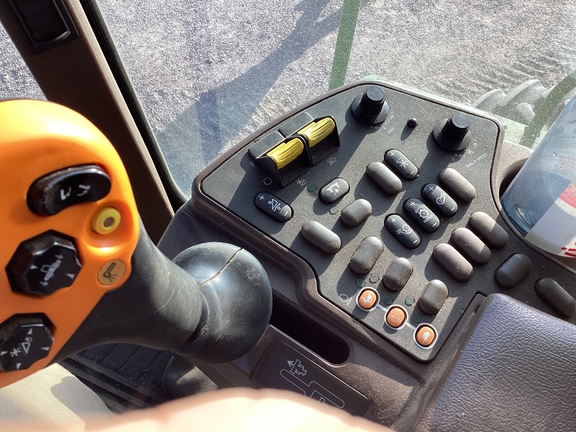 2001 John Deere 9650 STS Combine