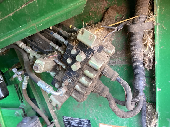 2001 John Deere 9650 STS Combine