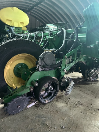 2010 John Deere 1770NT CCS Planter