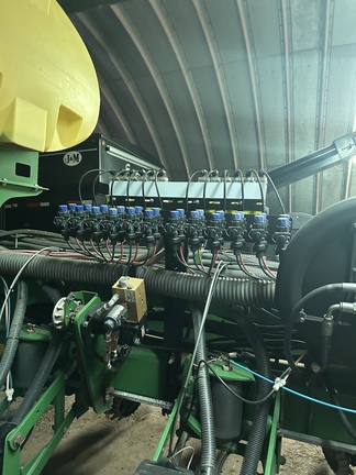 2010 John Deere 1770NT CCS Planter