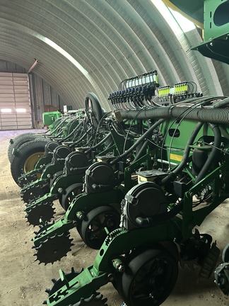 2010 John Deere 1770NT CCS Planter
