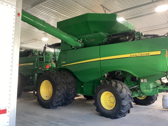 2023 John Deere S780 Combine