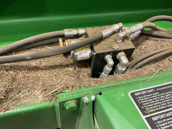 2023 John Deere 560M Baler/Round