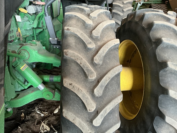 2021 John Deere 8R 370 Tractor