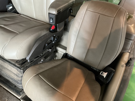 2021 John Deere 8R 370 Tractor