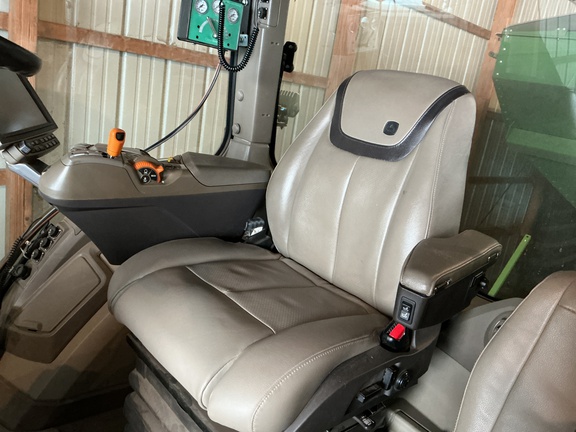 2021 John Deere 8R 370 Tractor