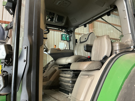 2021 John Deere 8R 370 Tractor