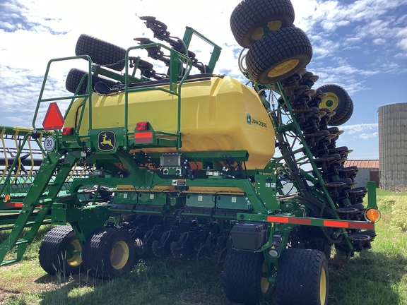 2024 John Deere N542C Air Seeder