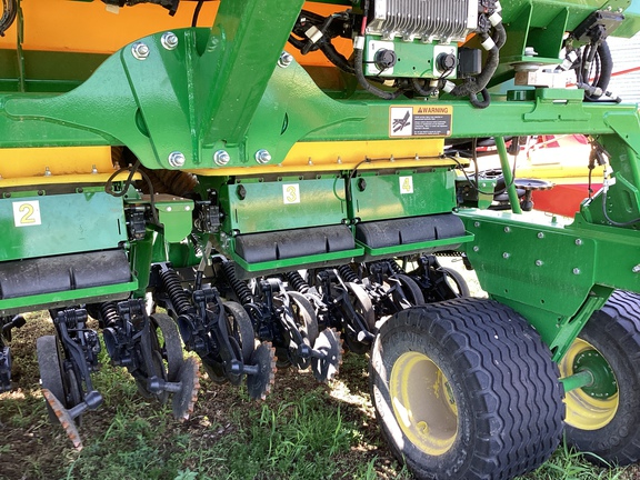 2024 John Deere N542C Air Seeder