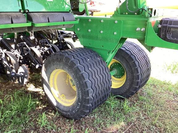 2024 John Deere N542C Air Seeder