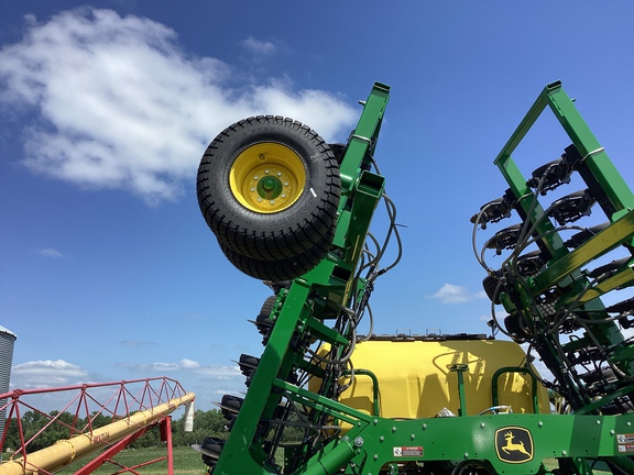 2024 John Deere N542C Air Seeder