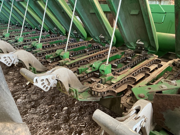 2010 John Deere 612C Header Corn Head