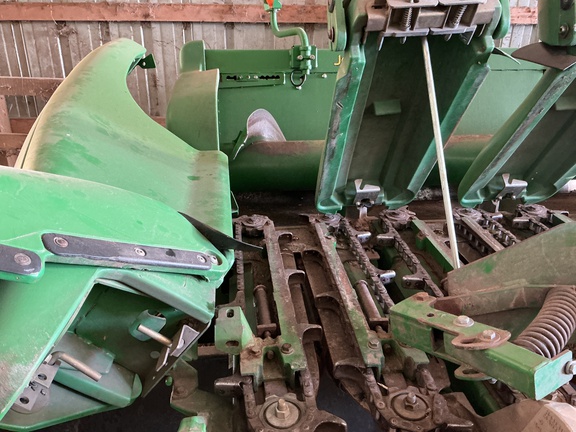 2010 John Deere 612C Header Corn Head