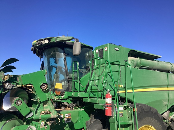 2023 John Deere S780 Combine