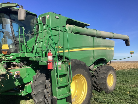 2023 John Deere S780 Combine