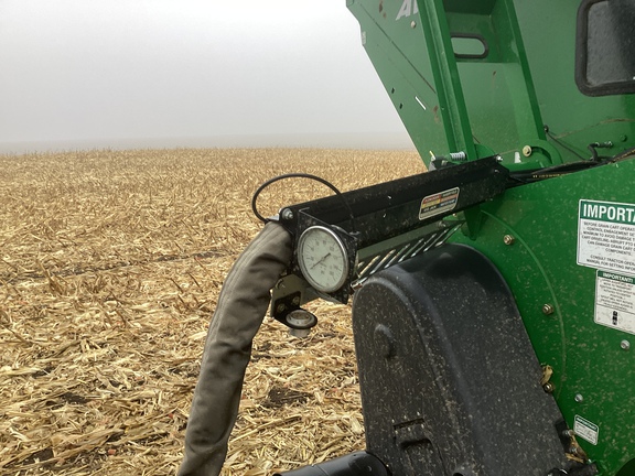 2024 Brent 1598 Grain Cart