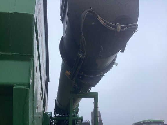 2024 Brent 1598 Grain Cart