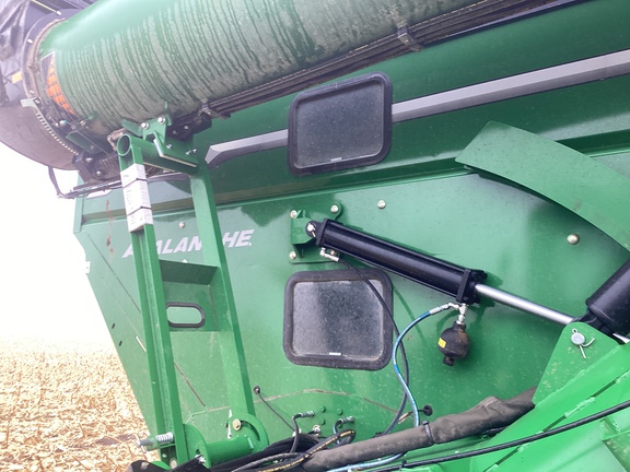 2024 Brent 1598 Grain Cart