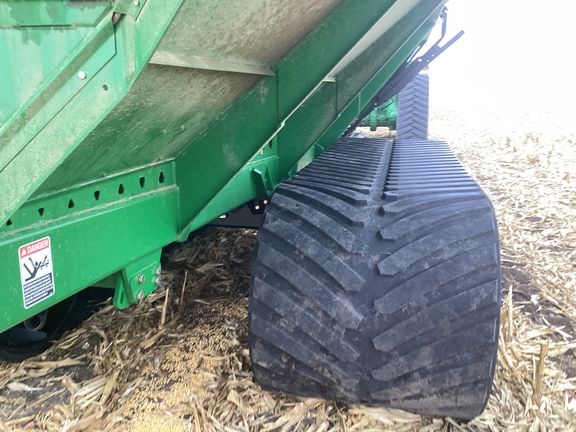 2024 Brent 1598 Grain Cart