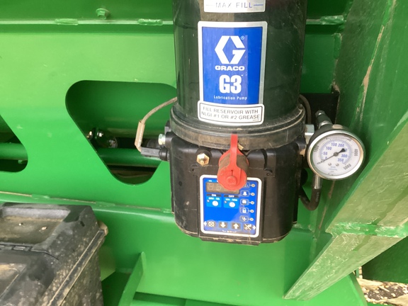 2024 Brent 1598 Grain Cart