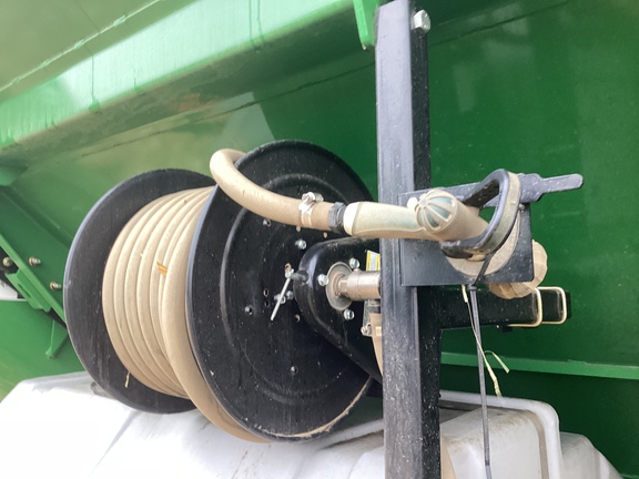 2024 Brent 1598 Grain Cart