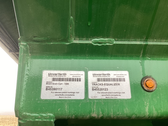 2024 Brent 1598 Grain Cart