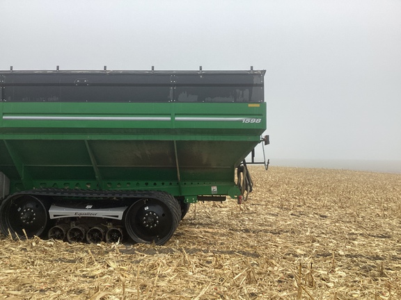 2024 Brent 1598 Grain Cart
