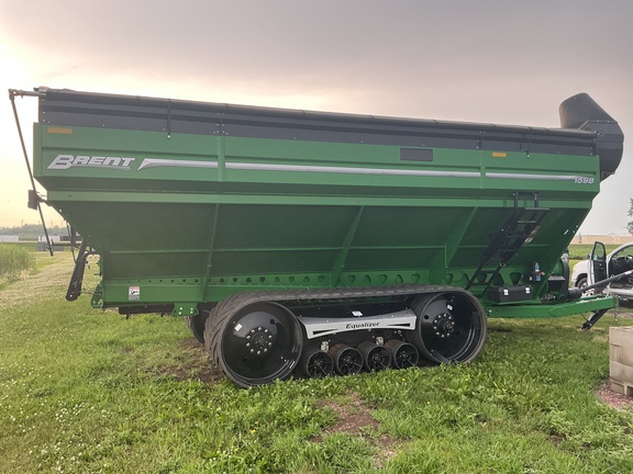 2024 Brent 1598 Grain Cart