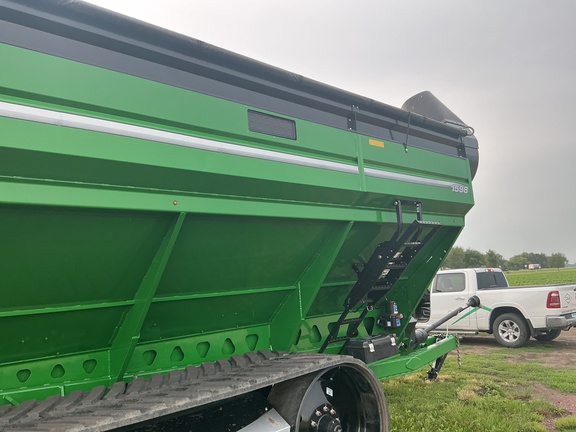 2024 Brent 1598 Grain Cart