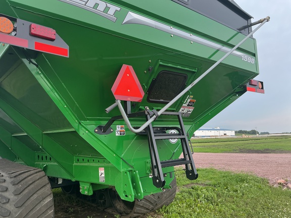 2024 Brent 1598 Grain Cart
