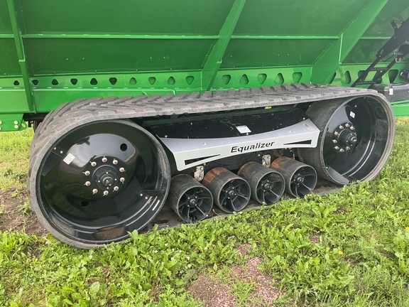 2024 Brent 1598 Grain Cart