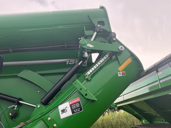 2024 Brent 1598 Grain Cart